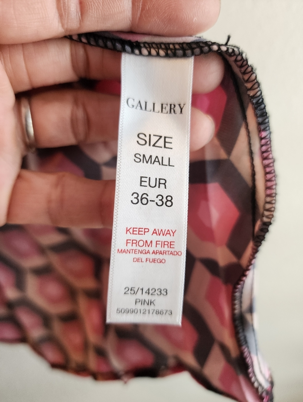 GALLERY GEOMETRIC DESIGN PLEATED MIDI SKIRT PINK WHITE SIZE SMALL IMPORTED BRAND - Picture 4 of 12